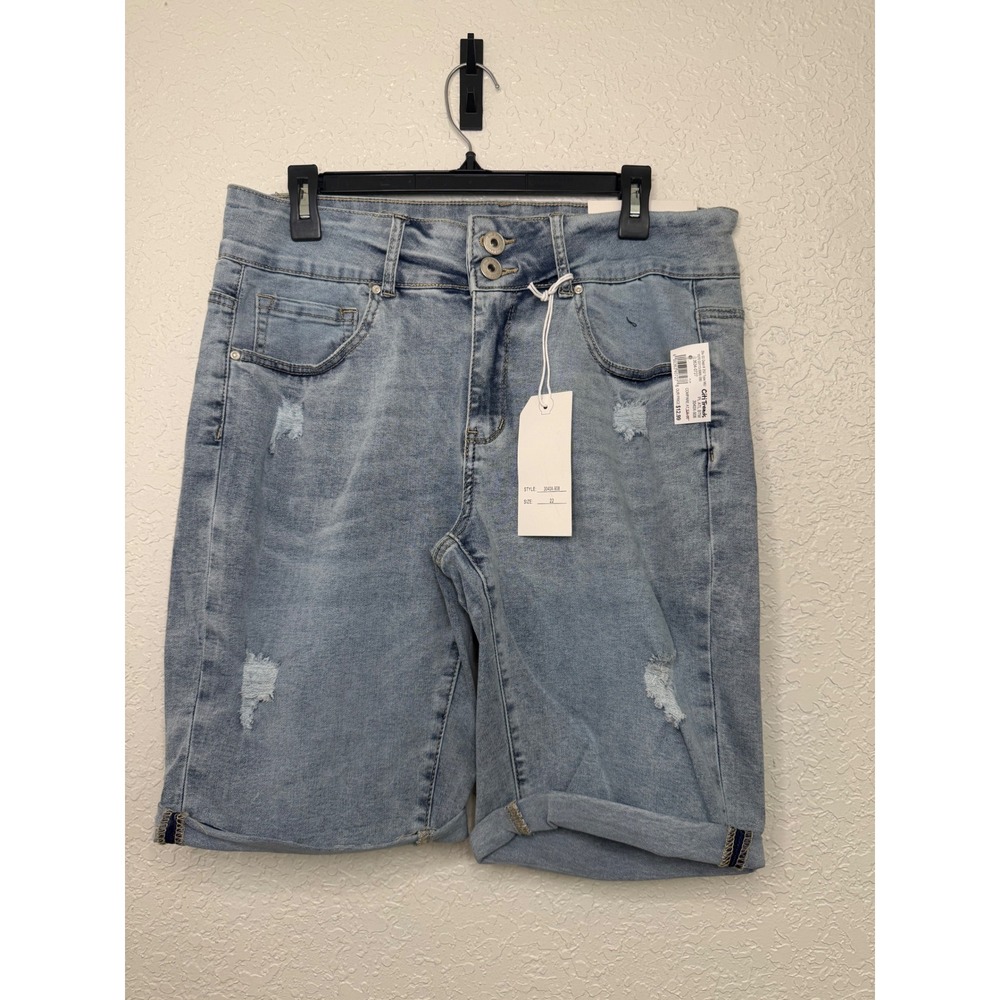 Blue Savvy Womens Rayon Bermuda Distressed Denim Shorts Light Wash Size 22 NEW